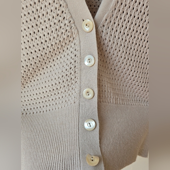 STEFANEL Italy Cream Beige Cardigan Sweater Knit Buttons Seamless Size S - Picture 4 of 5